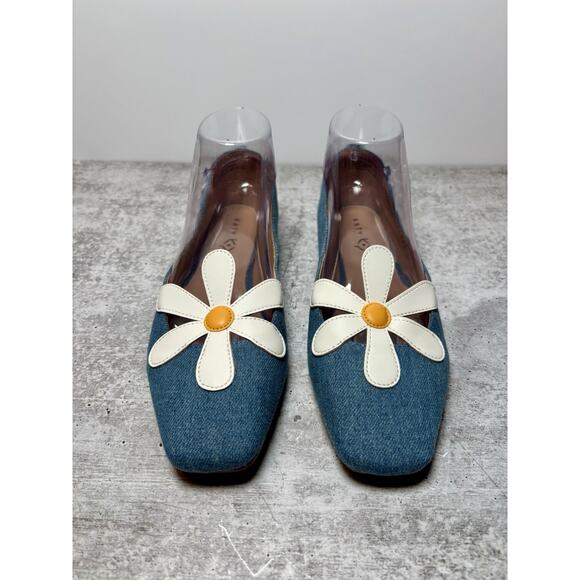 Katy Perry The Evie Daisy Flat in Denim with a White and Yellow Daisy - Size 8.5 - Picture 5 of 9